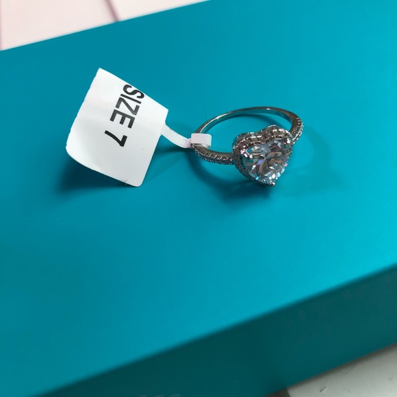 Silver Heart Ring - Picture 1 of 10